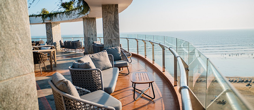 Oceanfront terrace